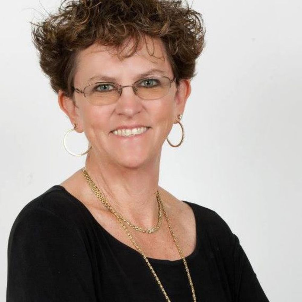 Meet your Posher, Lois